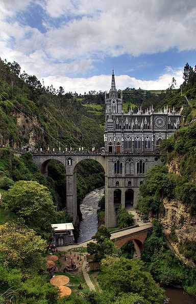 Una iglesia sobre un puente en un cañón, en Colombia - 101 Lugares  increíbles
