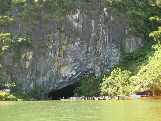 Phong-nha-cave-vietnam-2