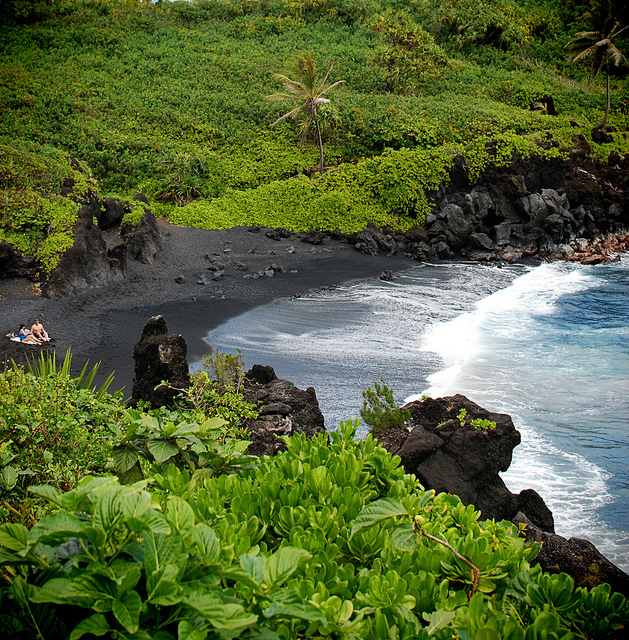 black-sand-beach-hawaii