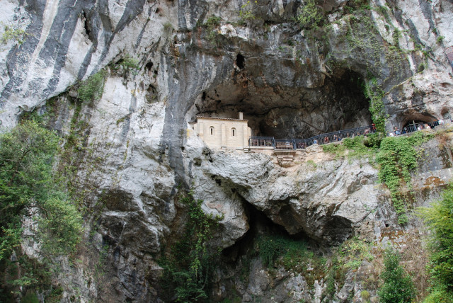 cueva-de-covadonga