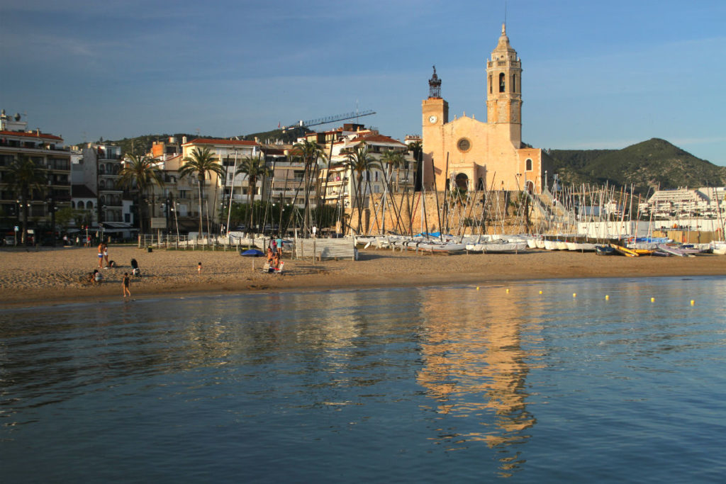 ruta en coche por la costa española por Sitges