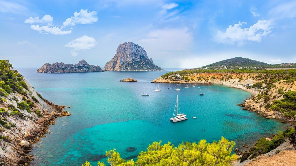 Itinerario de ruta en coche por playas de Ibiza